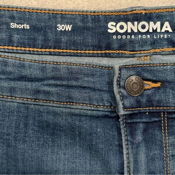 Womens Sz 30W Medium Wash Denim Shorts Folded Raw Hem Have Stretch New with Tags - Picture 4 of 11